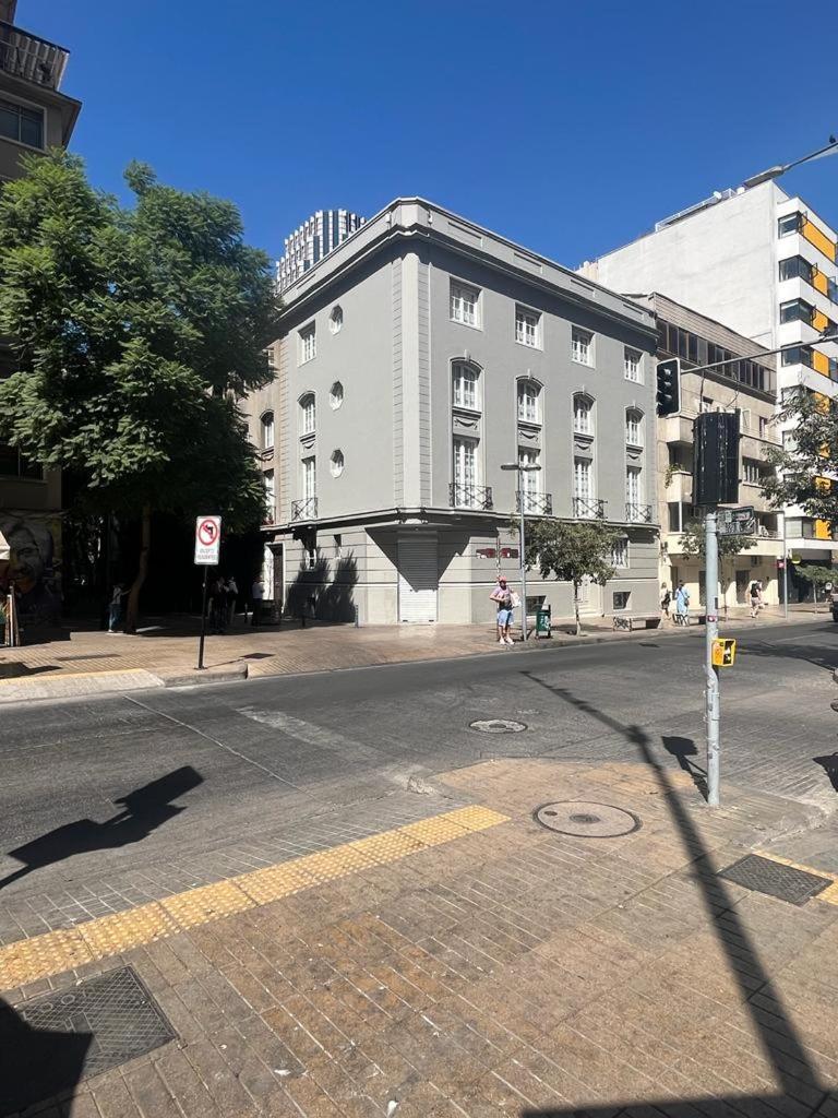 Hom I Inmejorable En El Centro De * Santiago